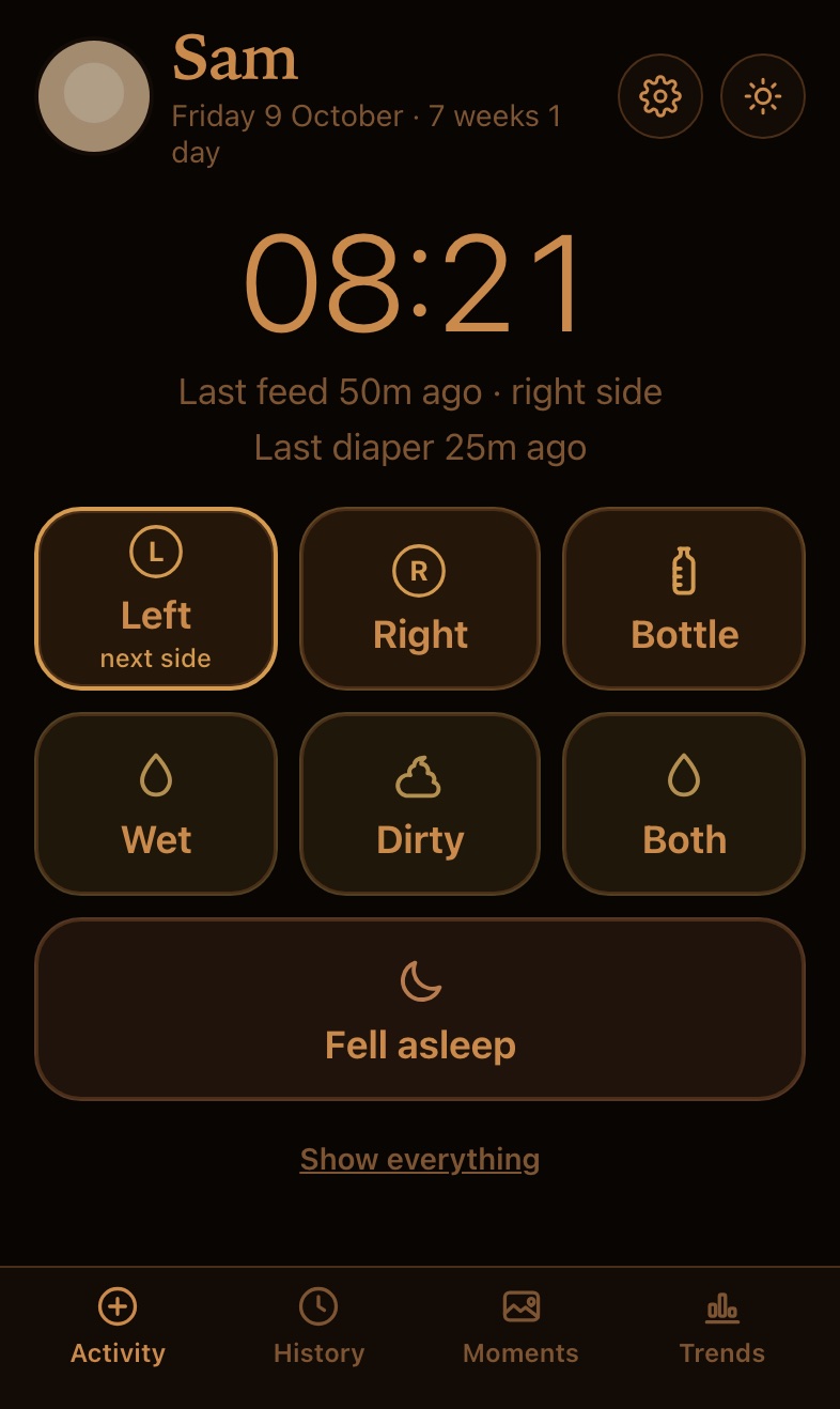 Munckie at night: warm amber buttons on a dark screen